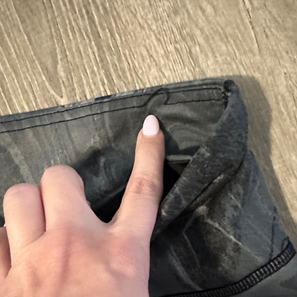 ALO Yoga Airbrush Workout Athletic Lounge Marbled Black Gray Casual Leggings - Picture 10 of 13